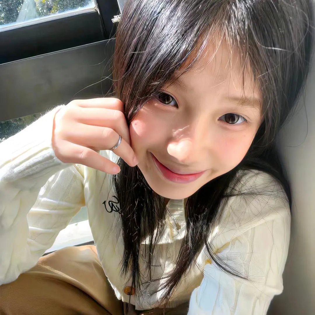 橙色女孩